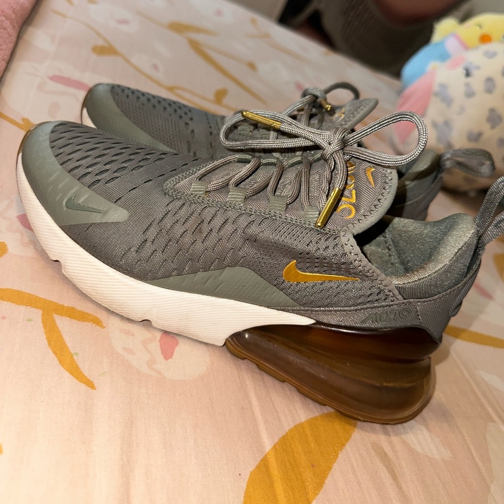 Woman’s 270 Airmax